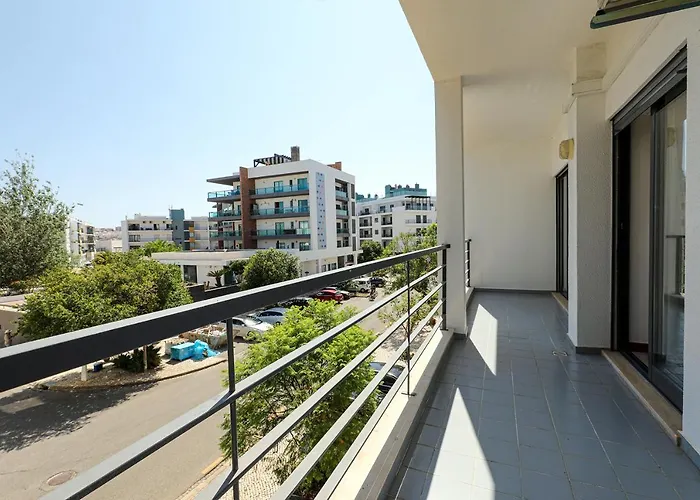 C24 - Sandy Way 3 Bed Apartment In Lagos