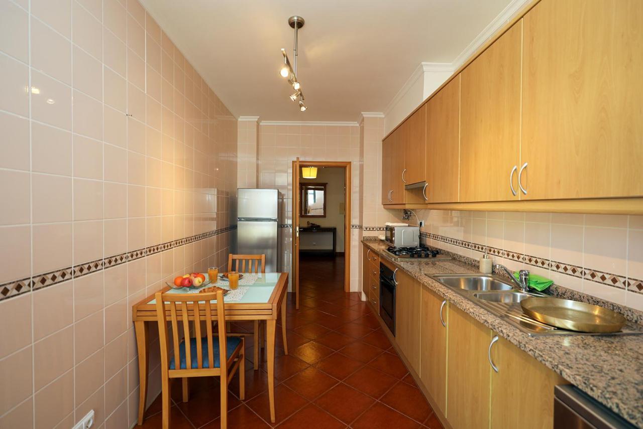 C24 - Sandy Way 3 Bed In Apartment *