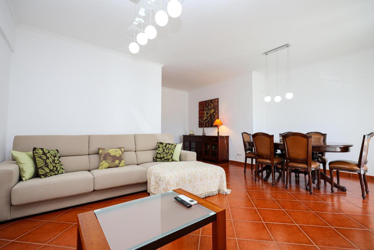 C24 - Sandy Way 3 Bed In Apartment